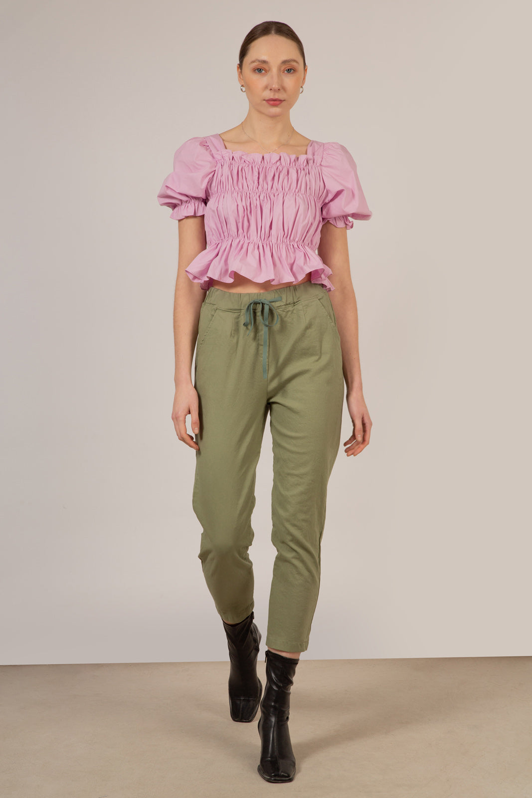 Light khaki loose fit drawstring trousers_6