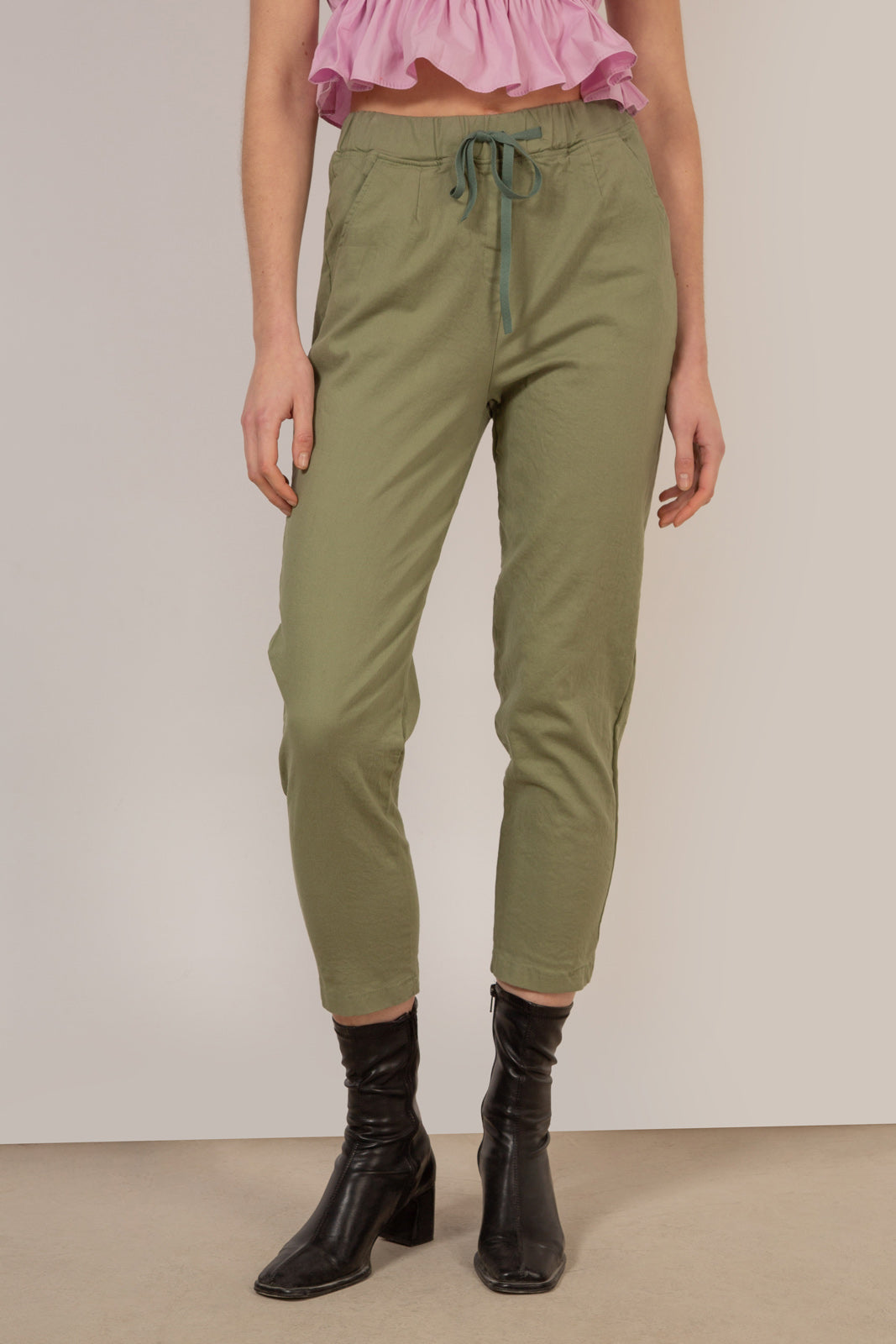 Light khaki loose fit drawstring trousers_1