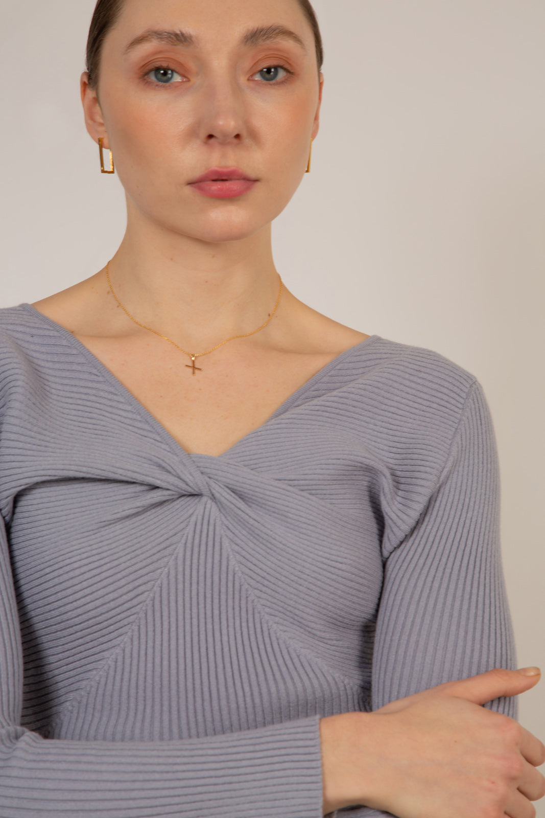 Blue twist front ribbed knit top_6