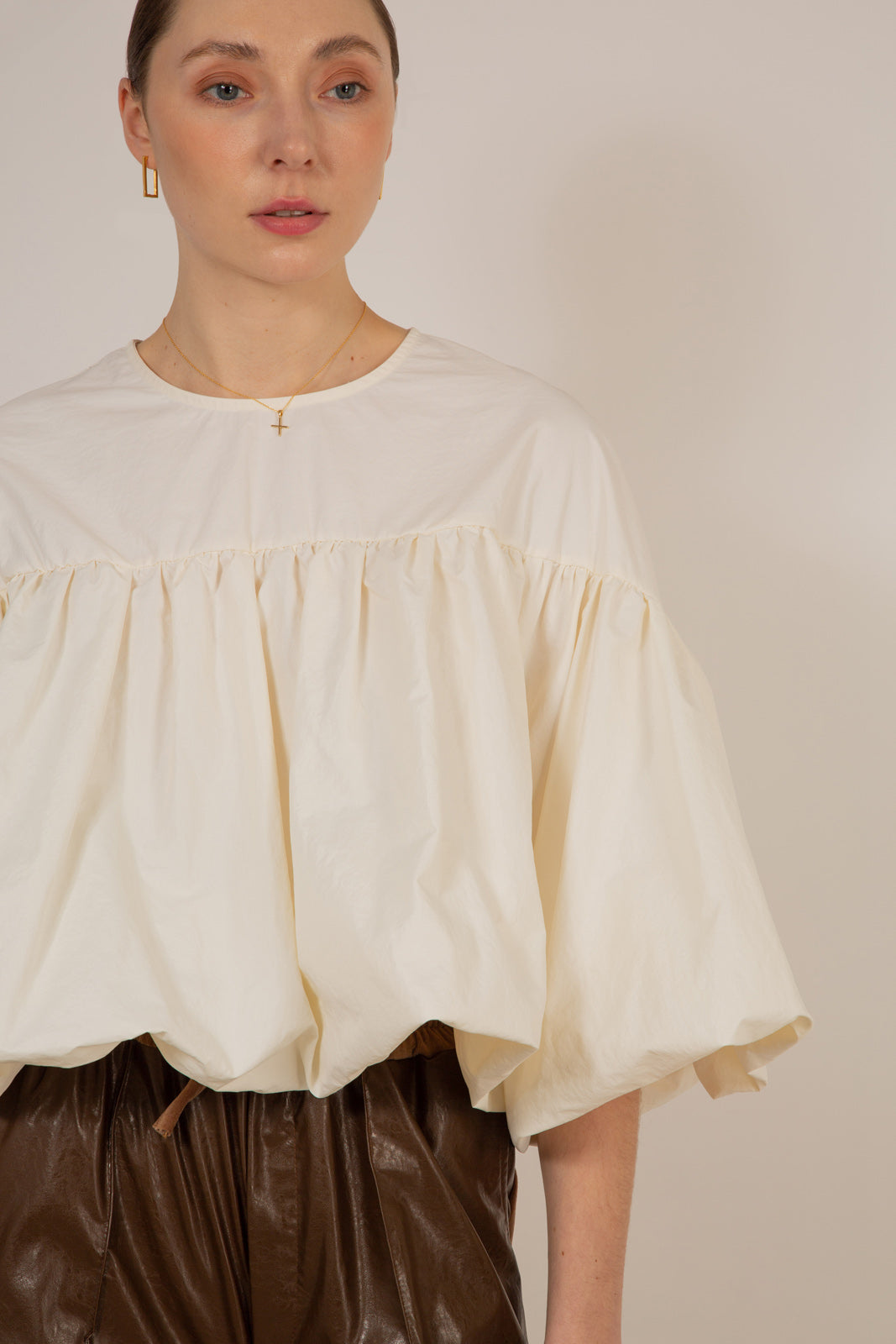Ivory button back cropped blouse_7