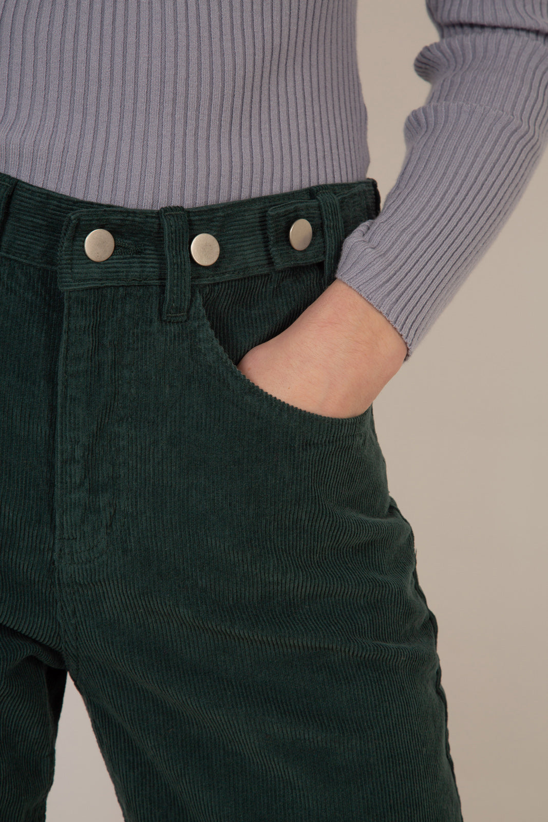 Green corduroy button waist trousers_4