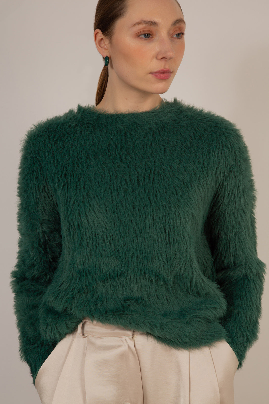 Green furry long sleeved jumper_1