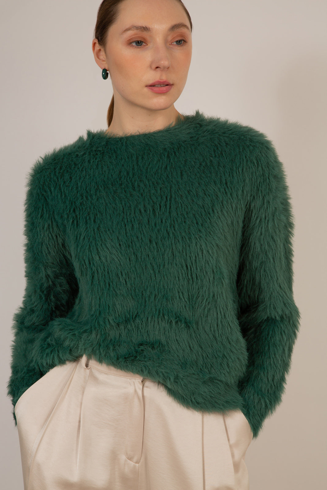 Green furry long sleeved jumper_2