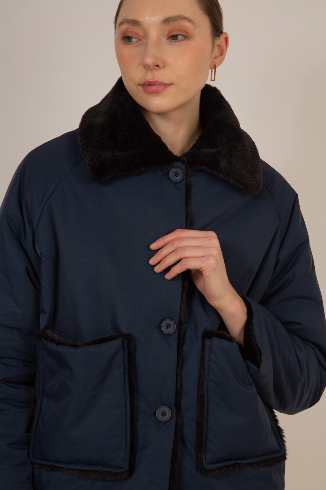 Navy faux fur large pocket reversible coat_5