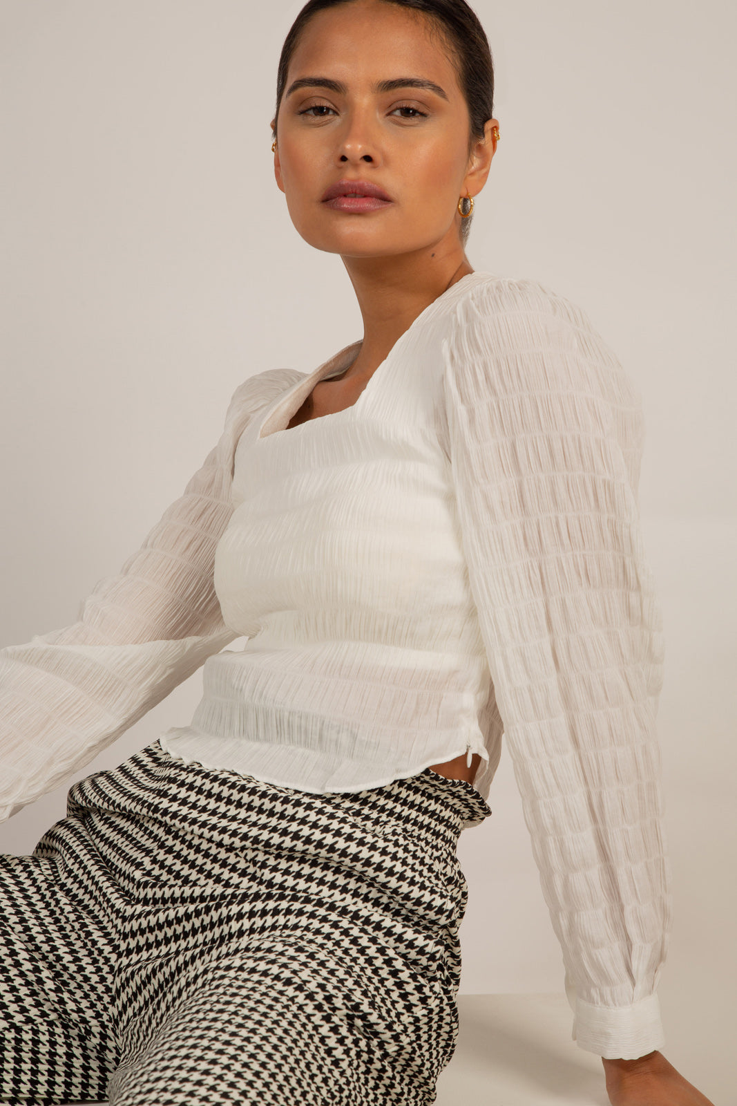 Ivory square neck textured blouse_8