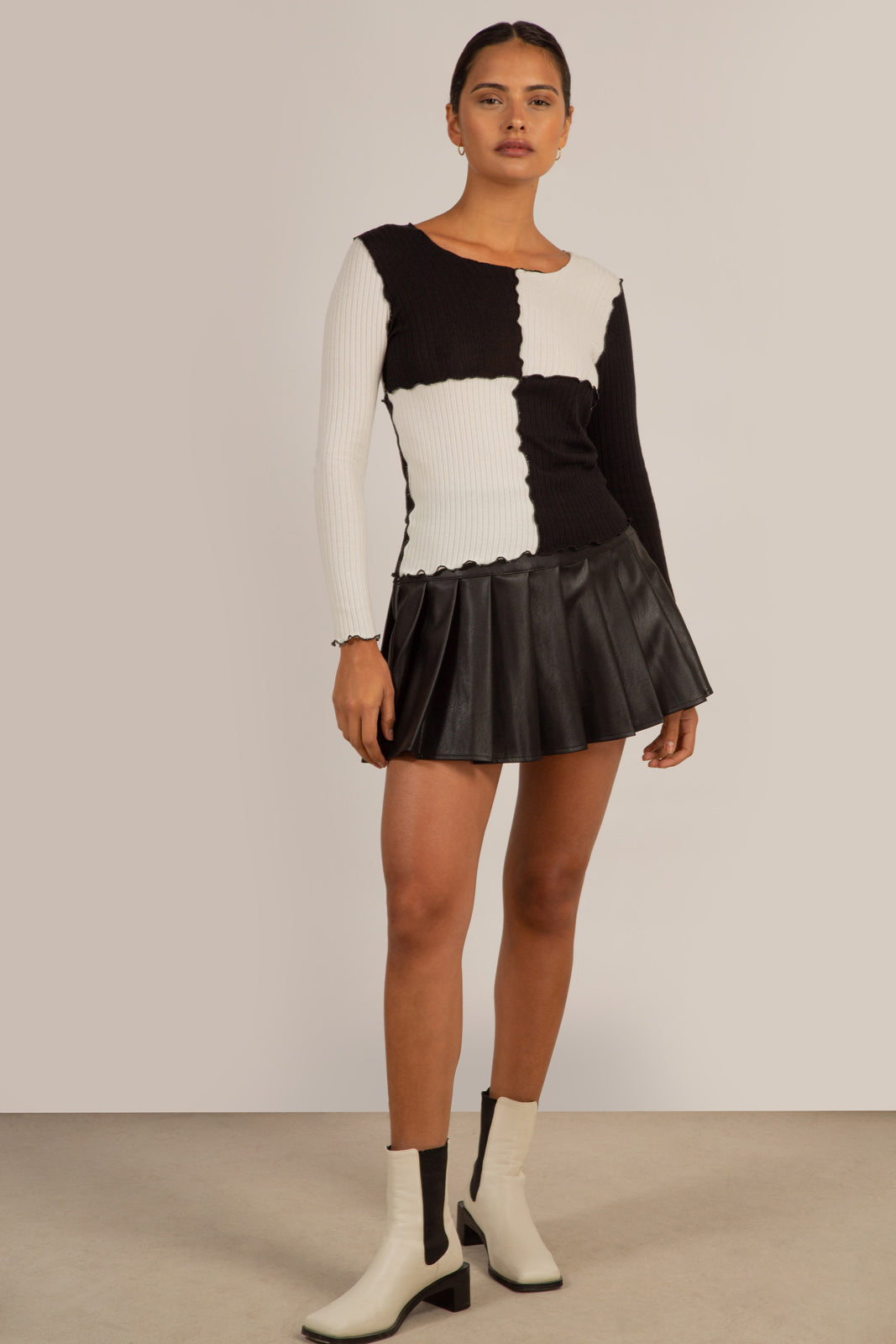 Black and white contrast blocks top_2