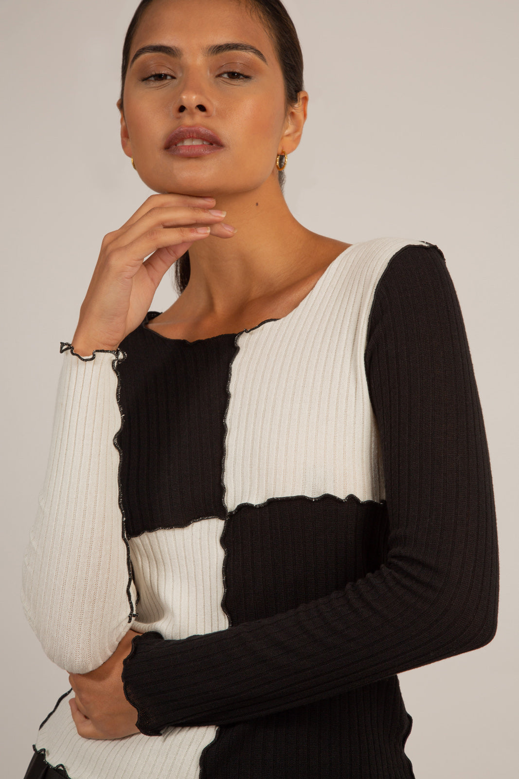 Black and white contrast blocks top_8