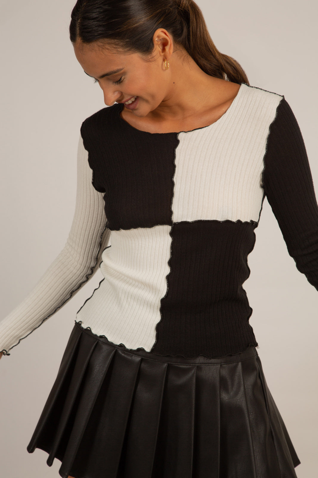 Black and white contrast blocks top_3