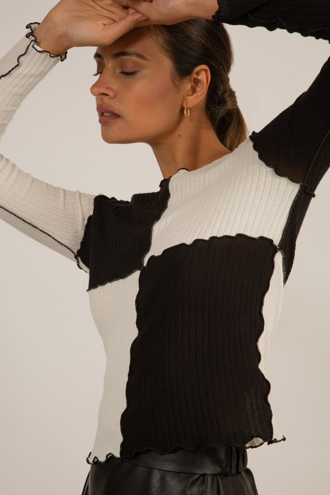 Black and white contrast blocks top_7