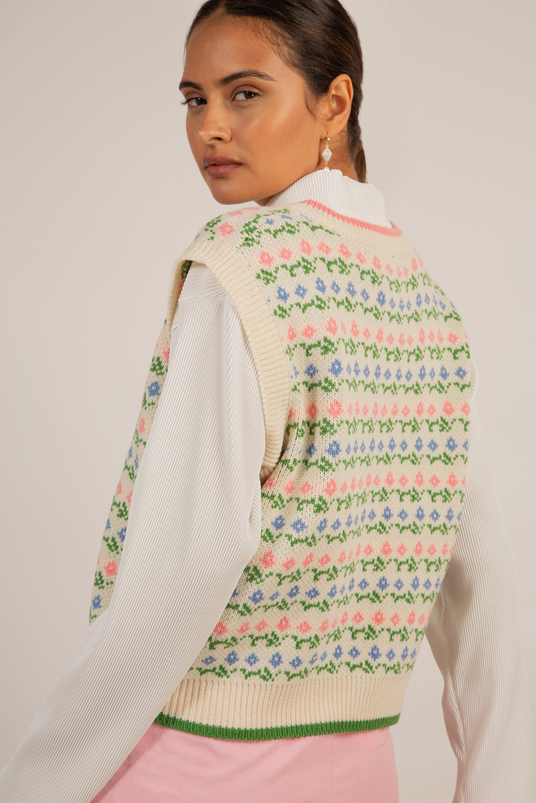 Pink and green tiny intarsia flower sweater vest_14