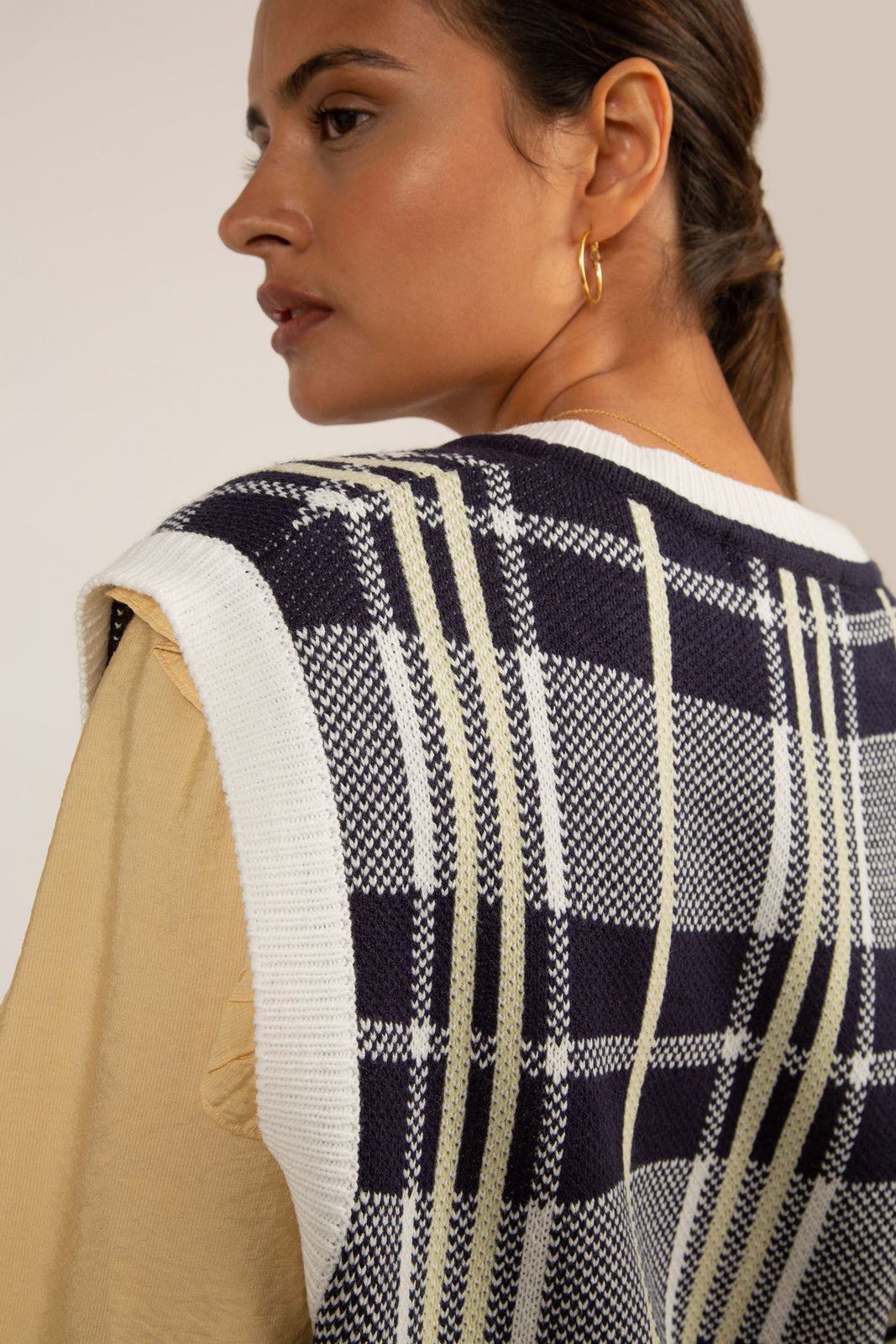 Navy and yellow checked vest_4