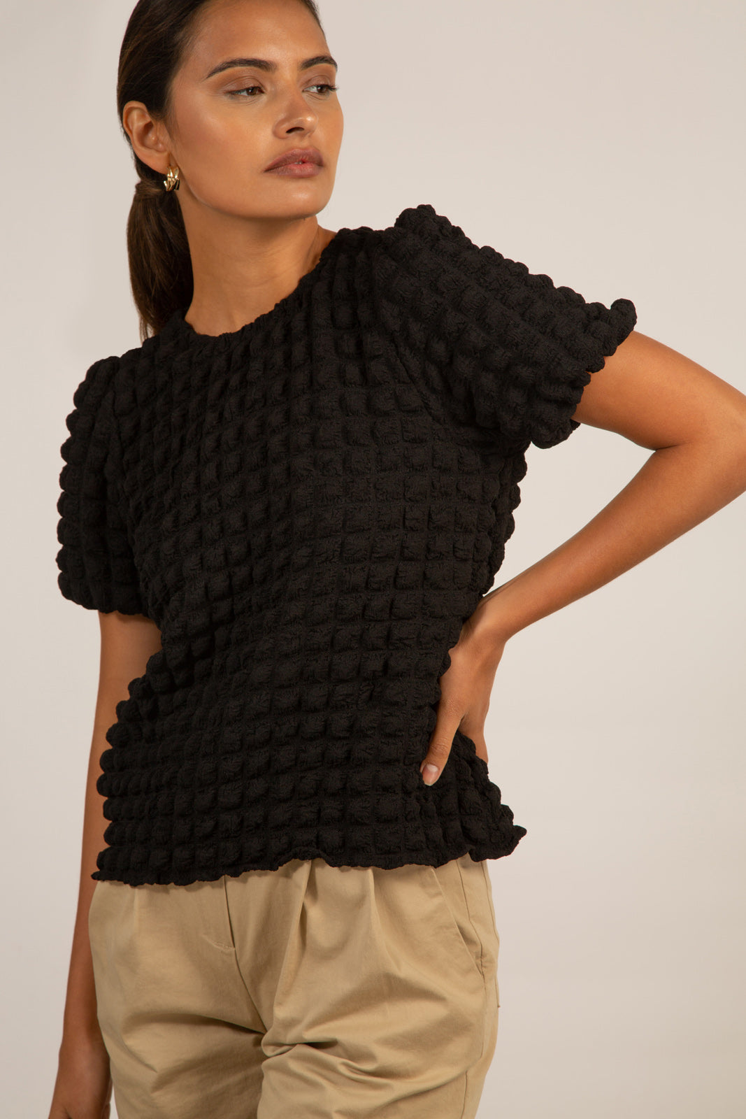 Black textured puff short sleeved top_9