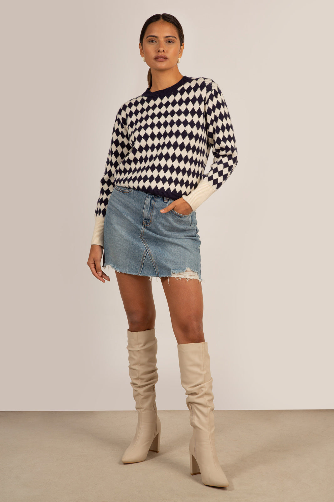 Navy and ivory diamond contrast hem jumper_9