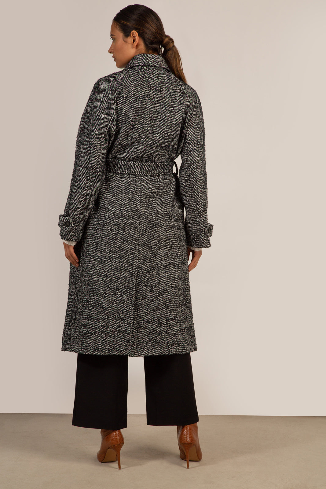 Black herringbone wool blend coat_5