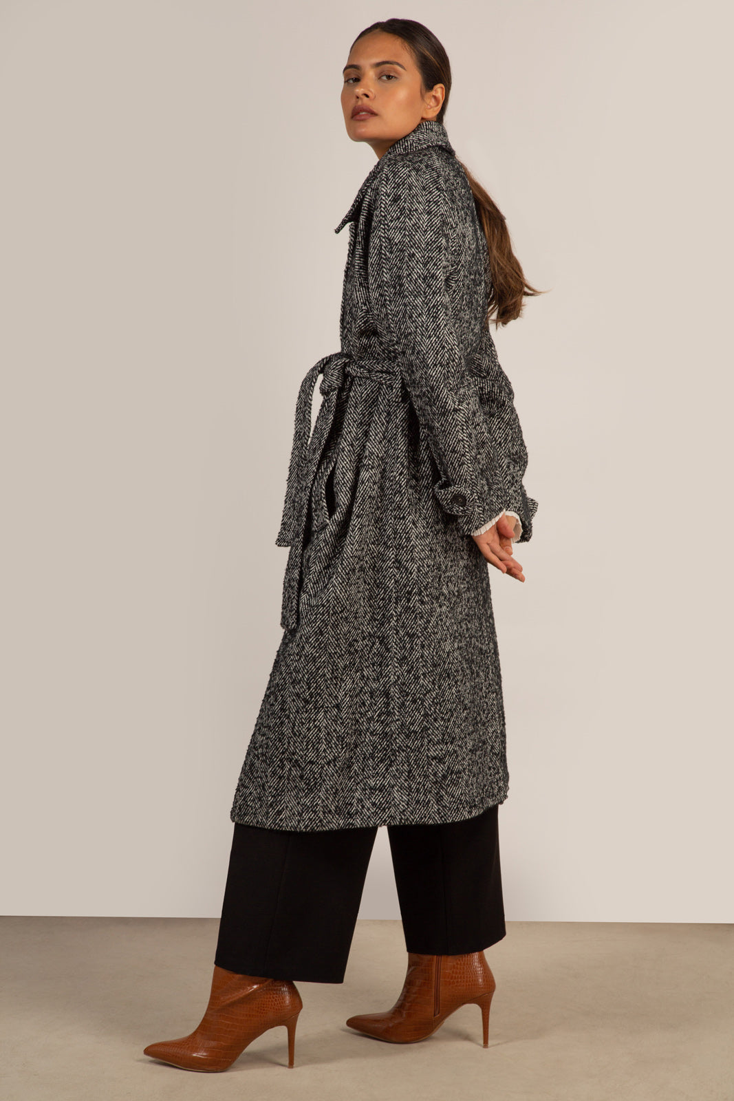 Black herringbone wool blend coat_4