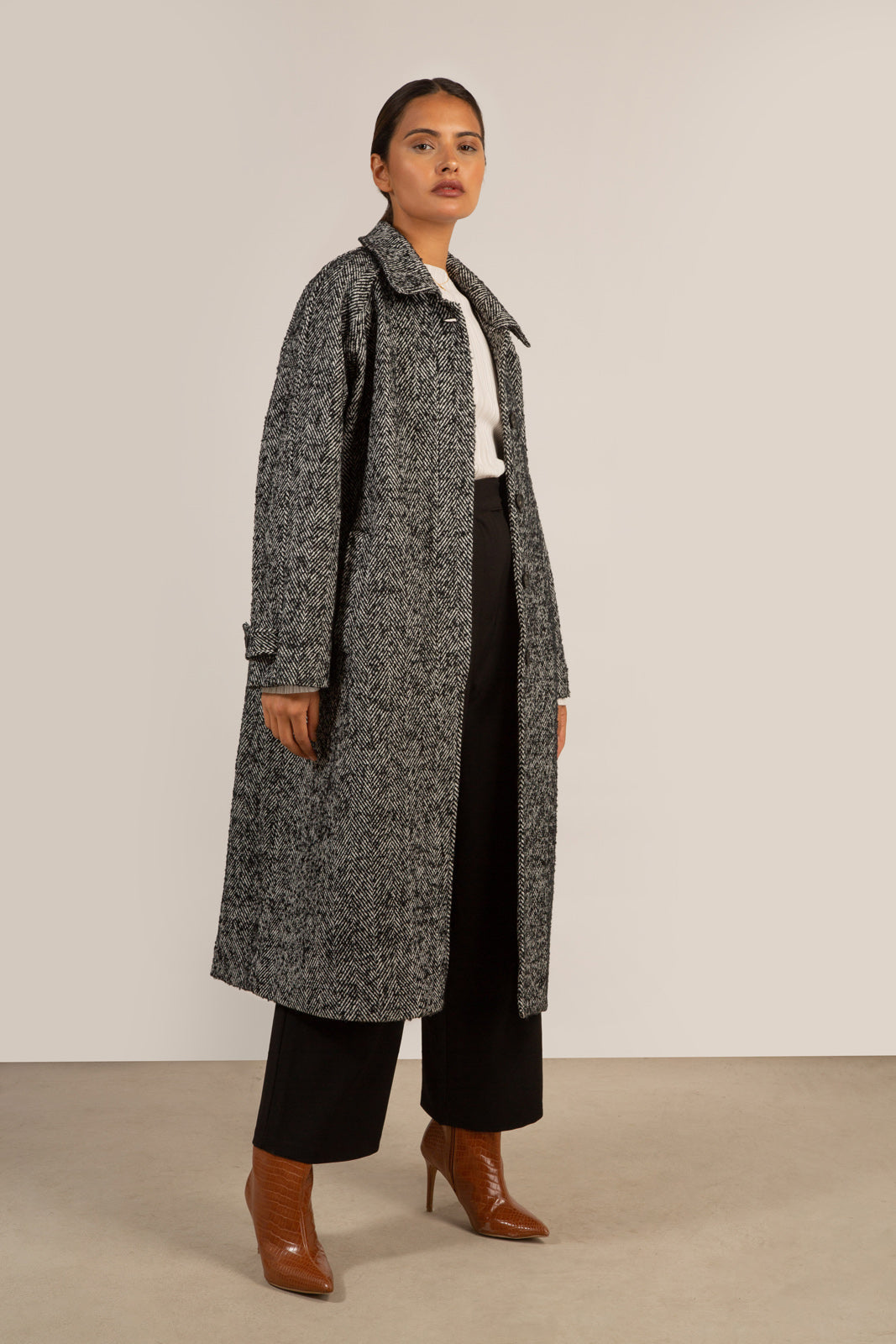 Black herringbone wool blend coat_3