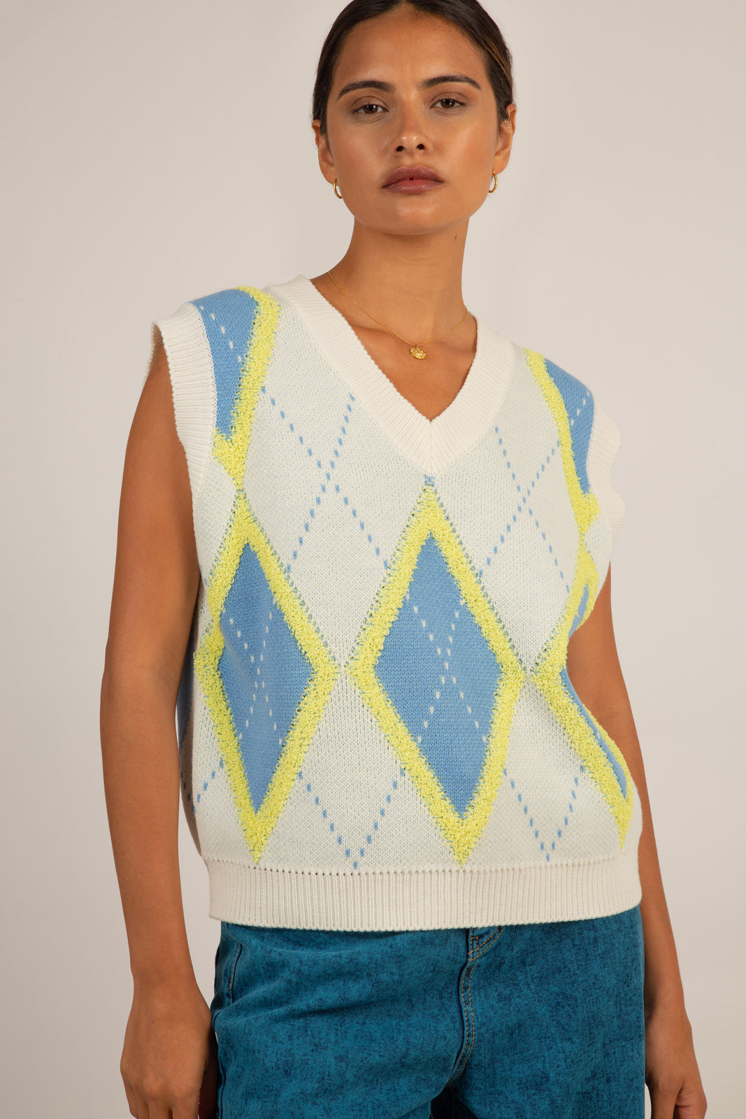 Pale blue and yellow textured argyle sweater vest_7