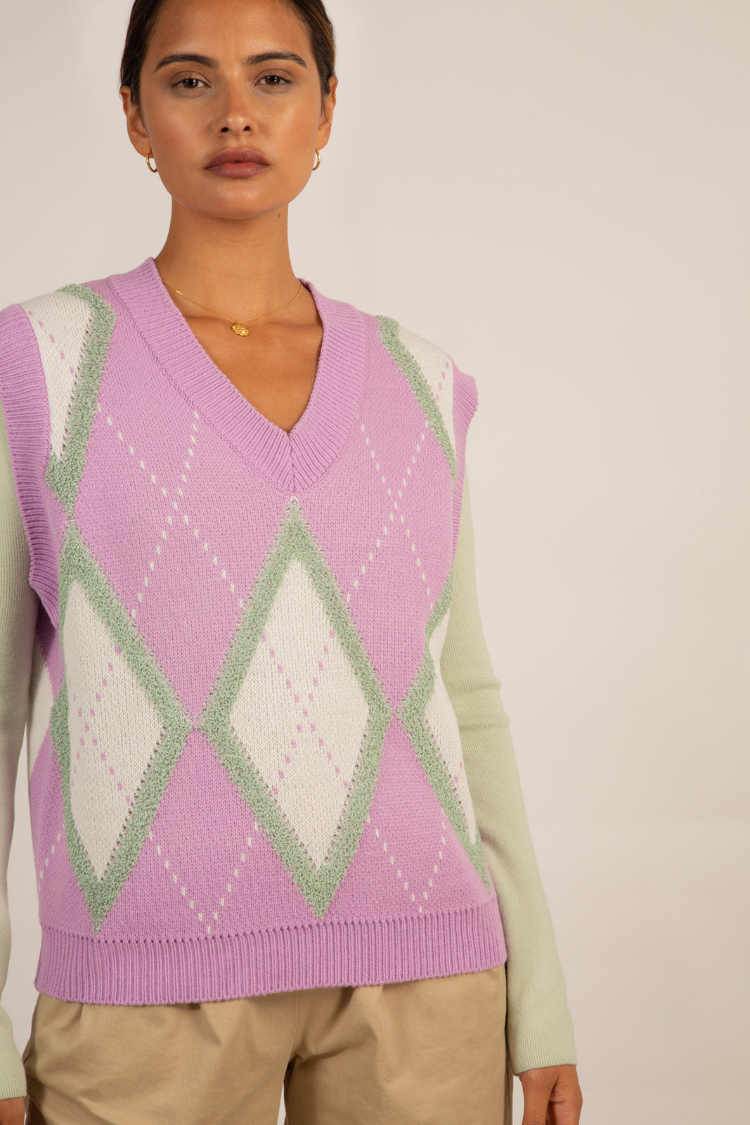 Lilac and grey textured argyle sweater vest_4