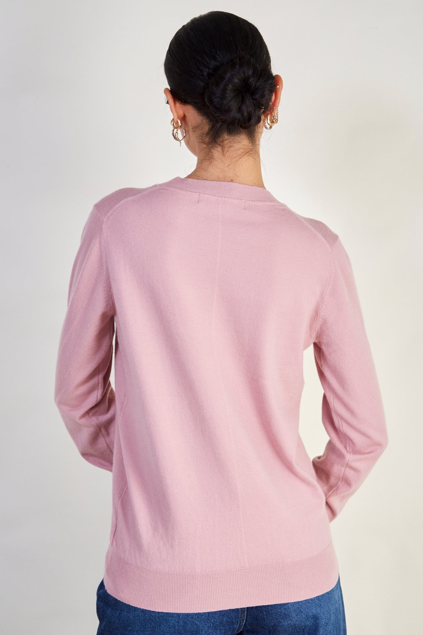 Baby pink cashmere blend crew neck jumper_3