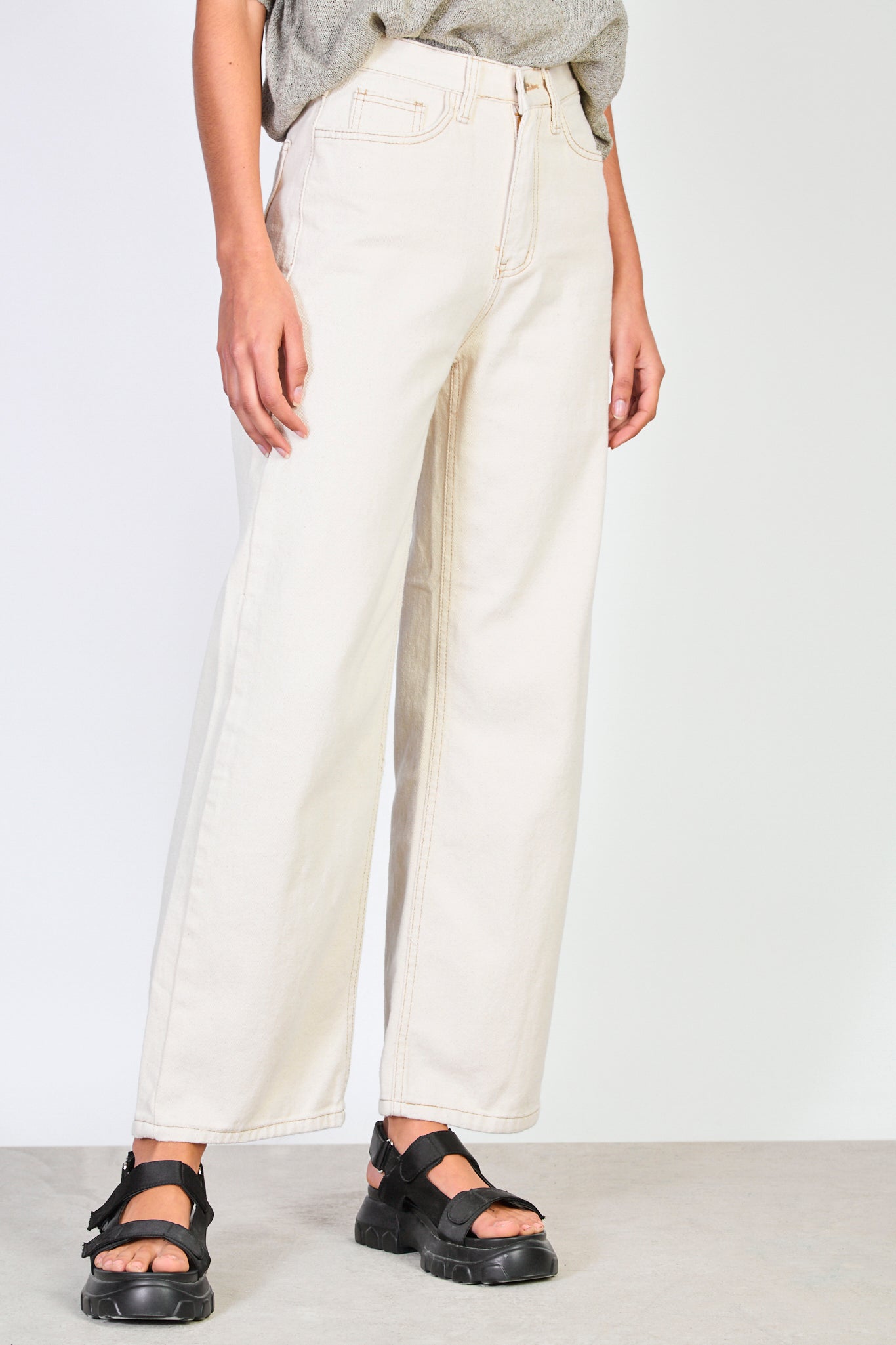 Beige and brown contrast stitch wide leg jeans_1