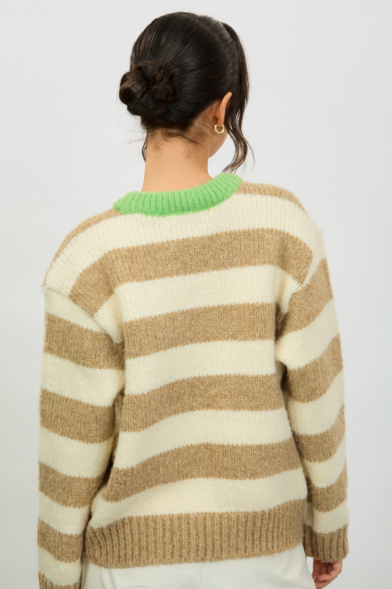 Beige and ivory striped green contrast trim jumper_2