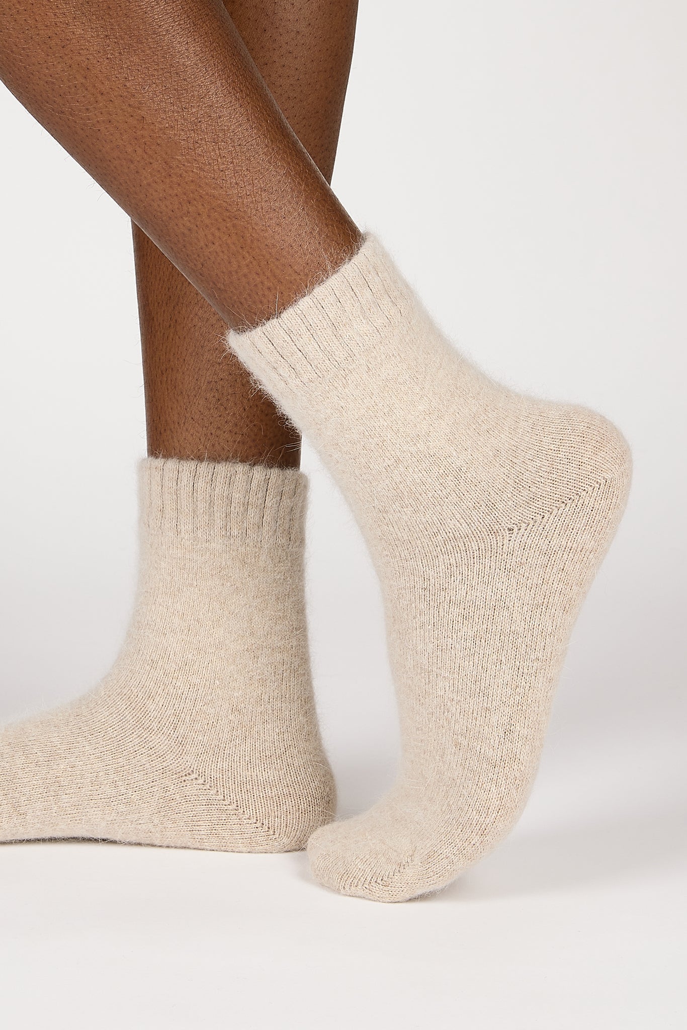 Beige angora ribbed ankle trim socks_3