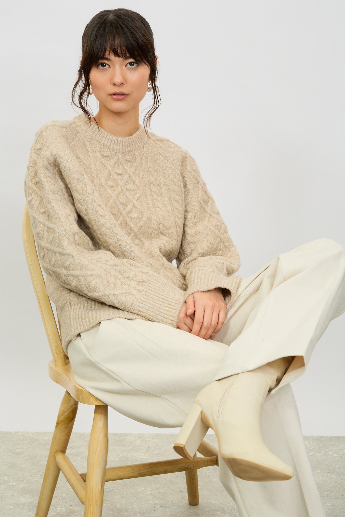 Beige bobble cable knit crew neck jumper_5