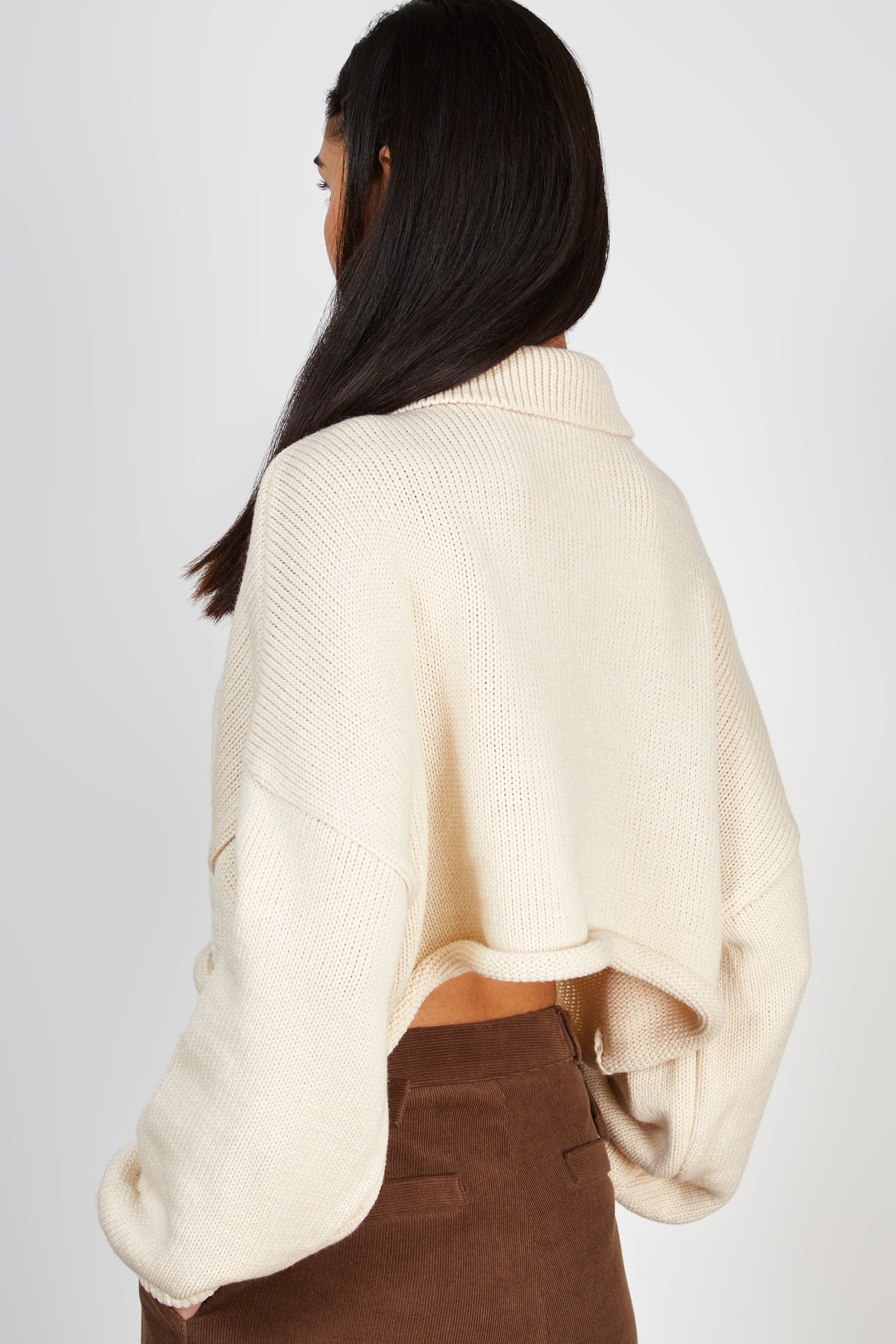 Beige button neck cropped wide jumper_2
