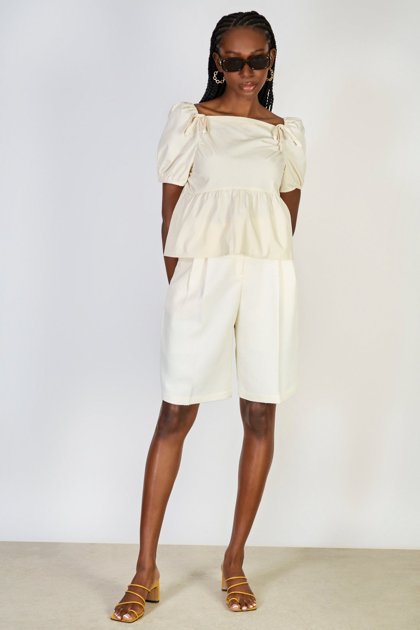 Beige double bow puff short sleeve top_4