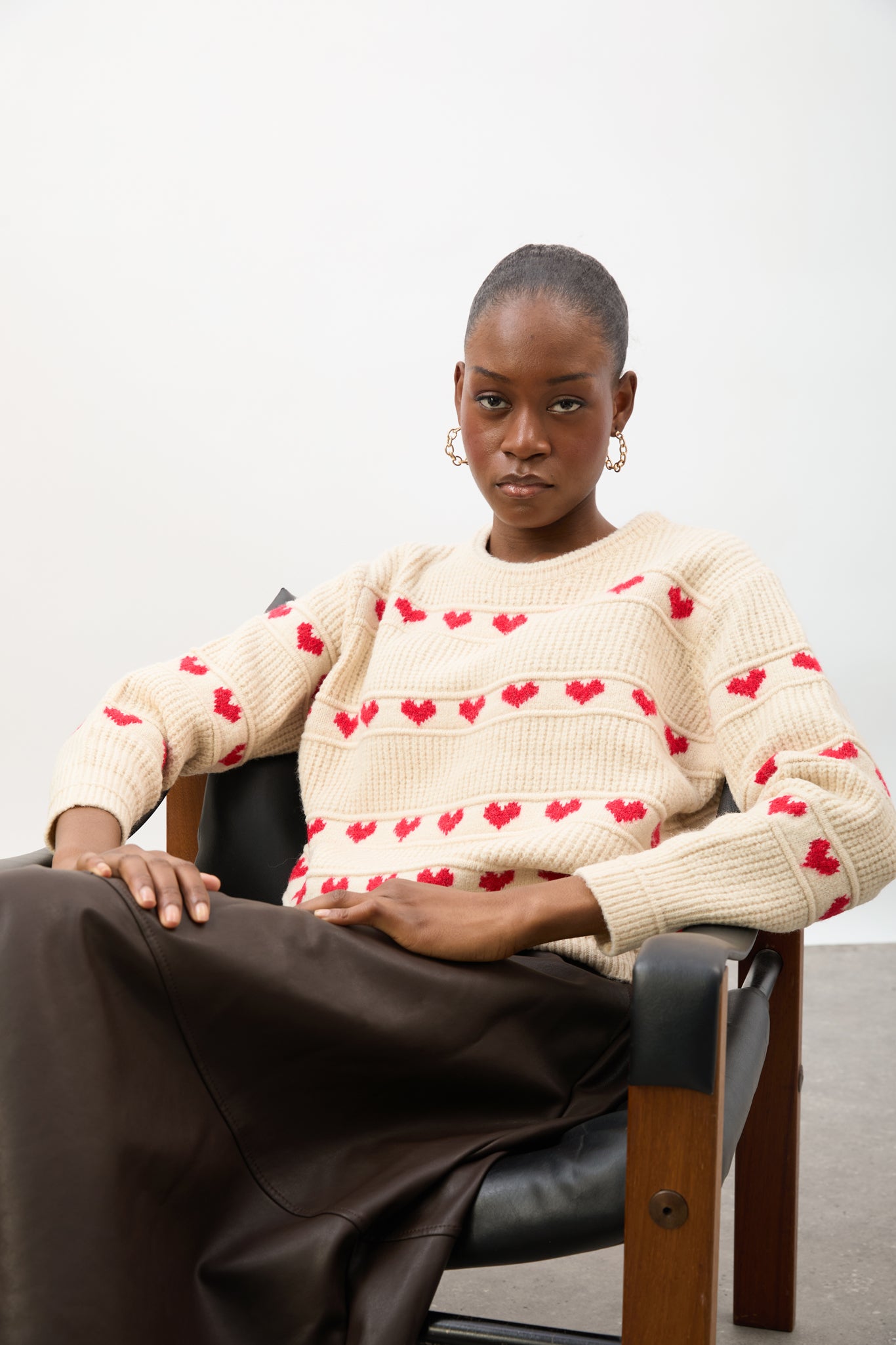 Beige intarsia red hearts stripes jumper_5