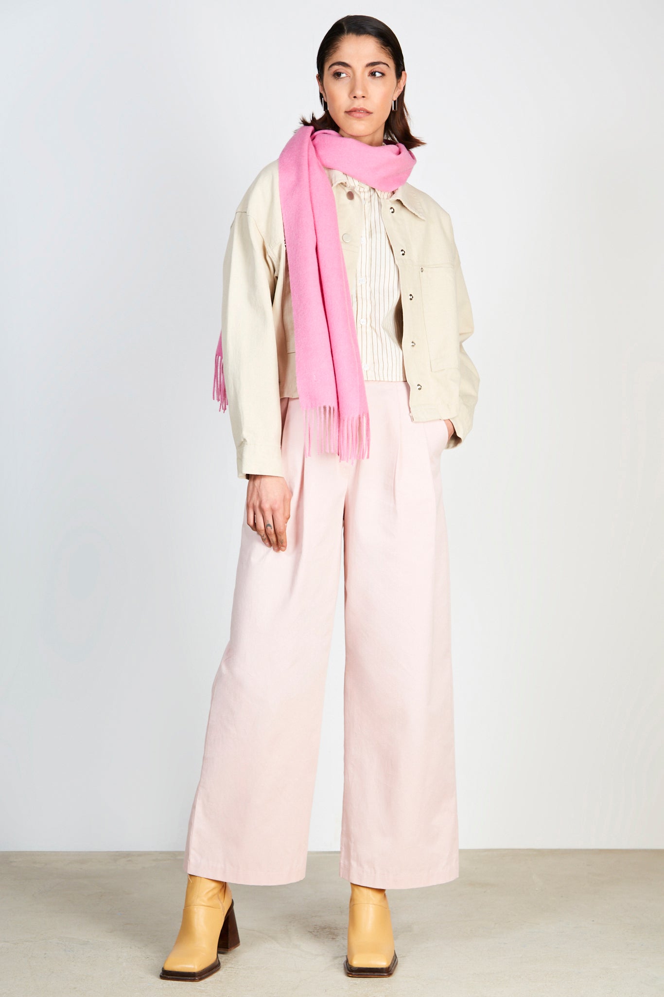 Beige large pocket short cotton twill jacket_4