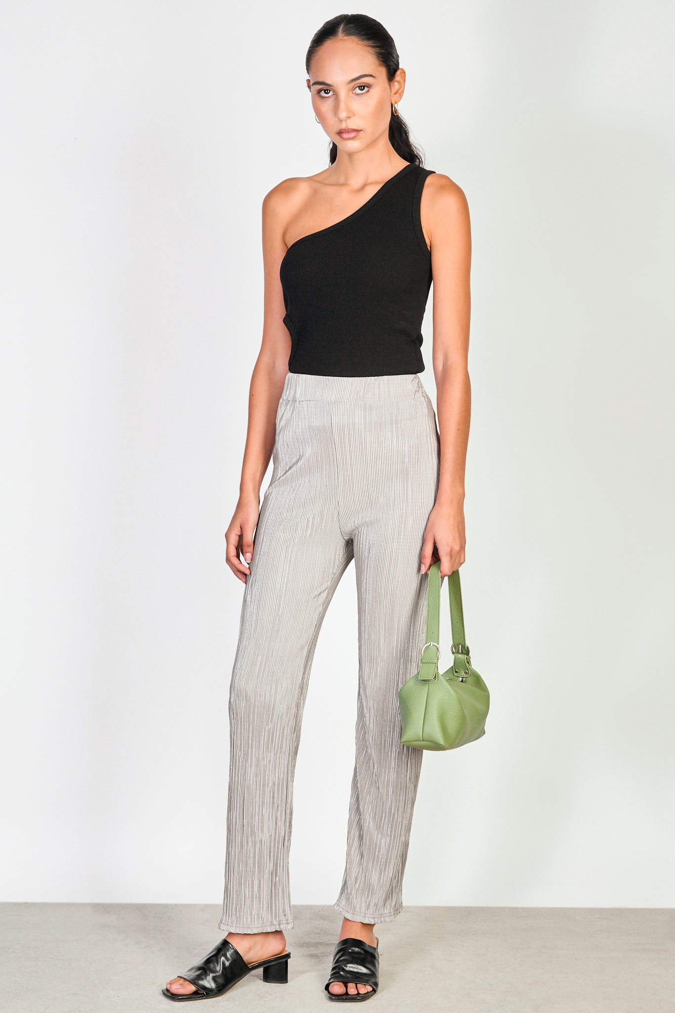 Beige shiny micropleat trousers_4