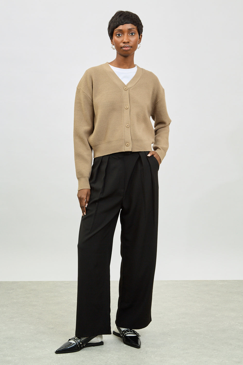 Beige smooth smart cardigan_4