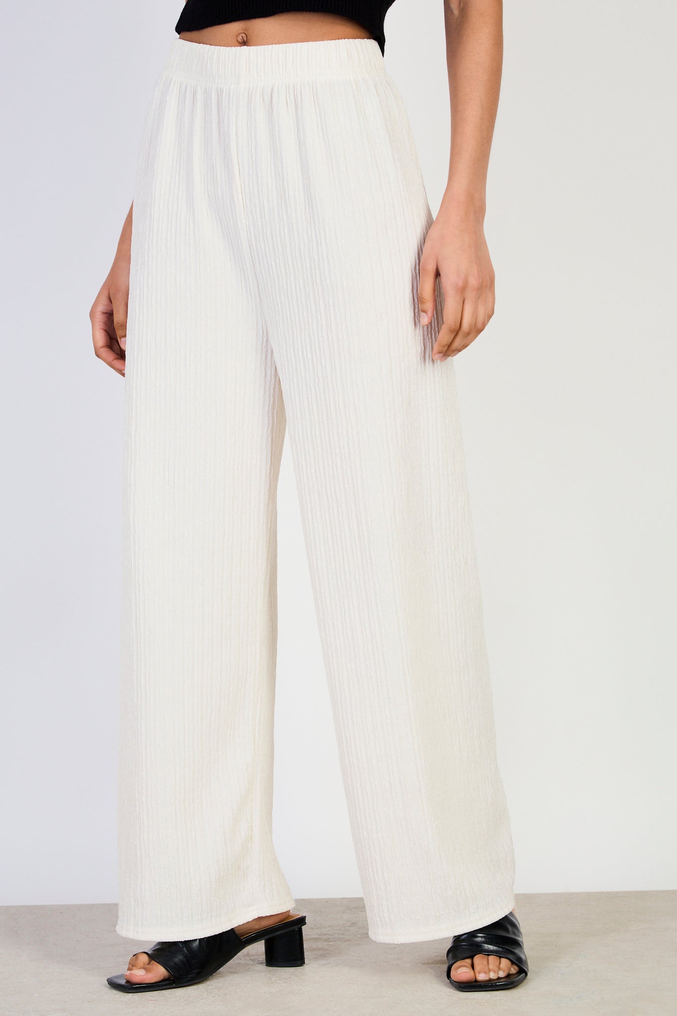Beige textured crinkle trousers_1