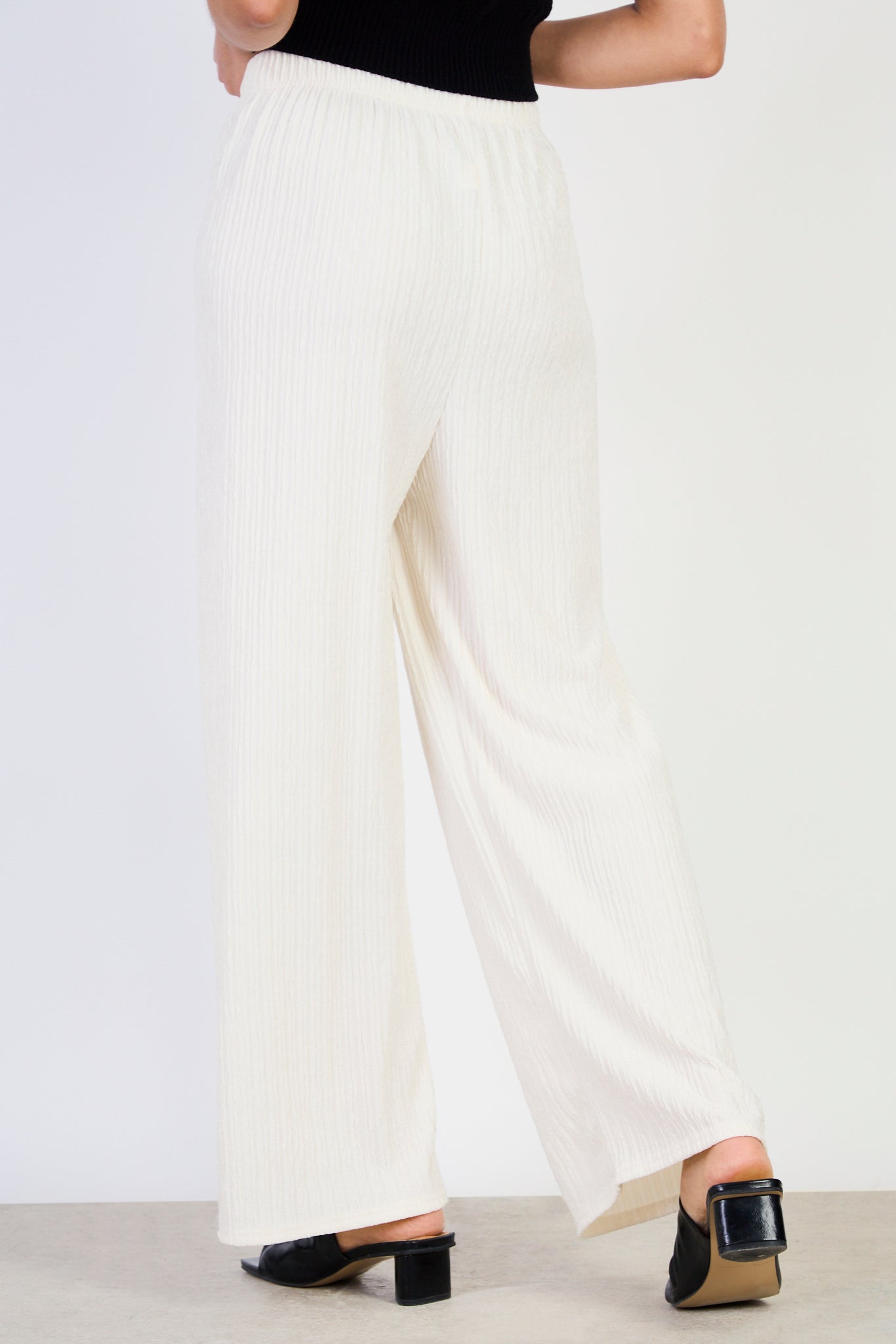 Beige textured crinkle trousers_2