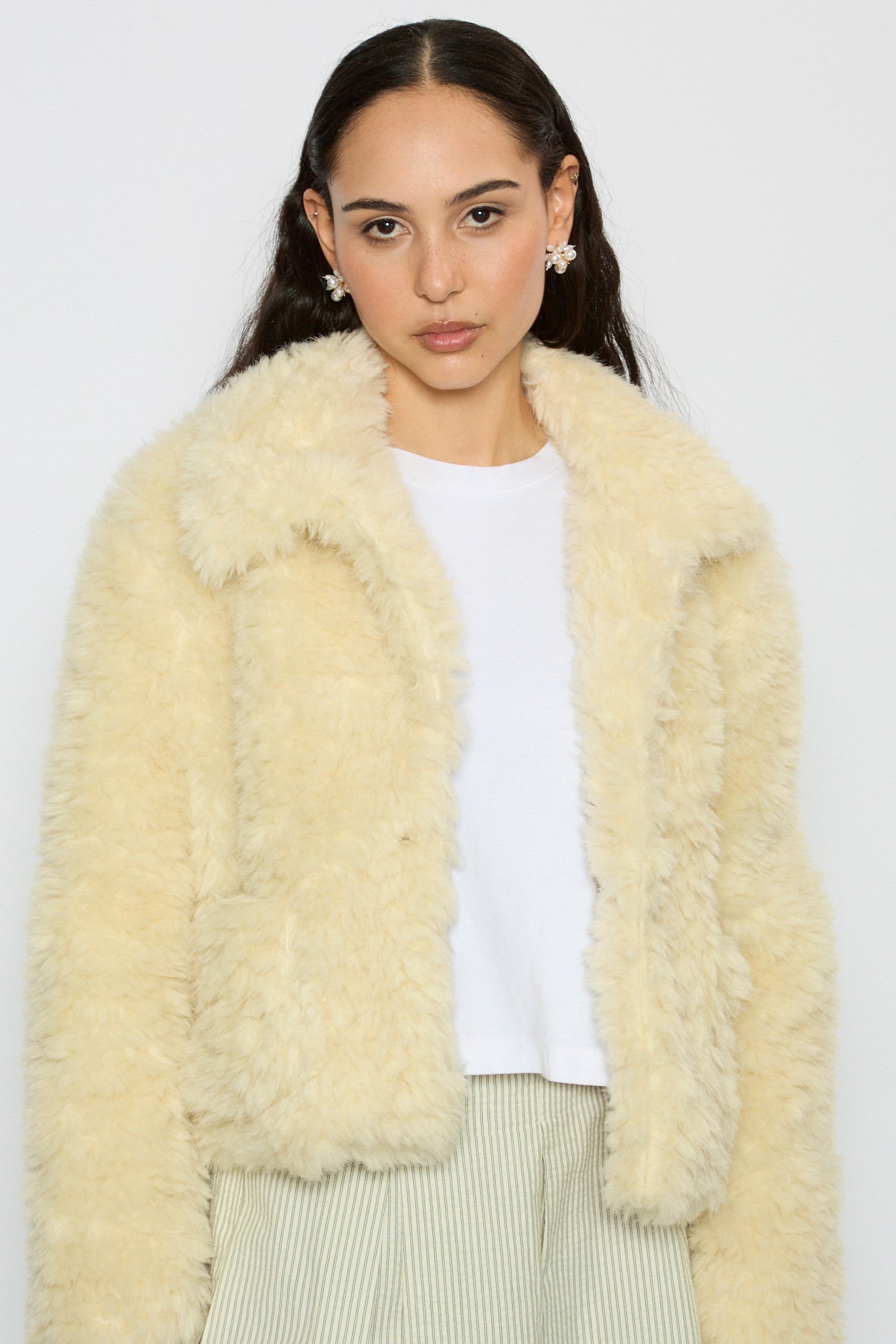 Beige thick faux fur collared jacket_2