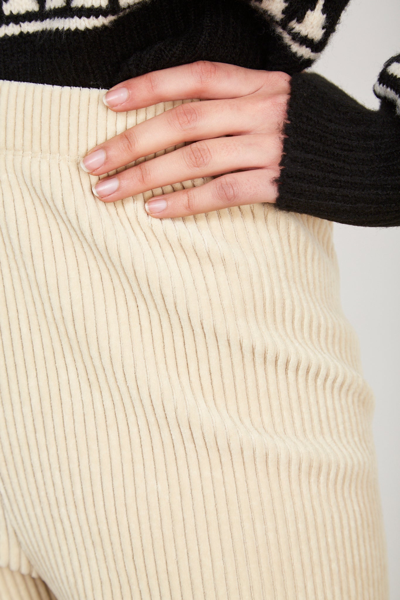 Beige velvet ribbed trousers_4