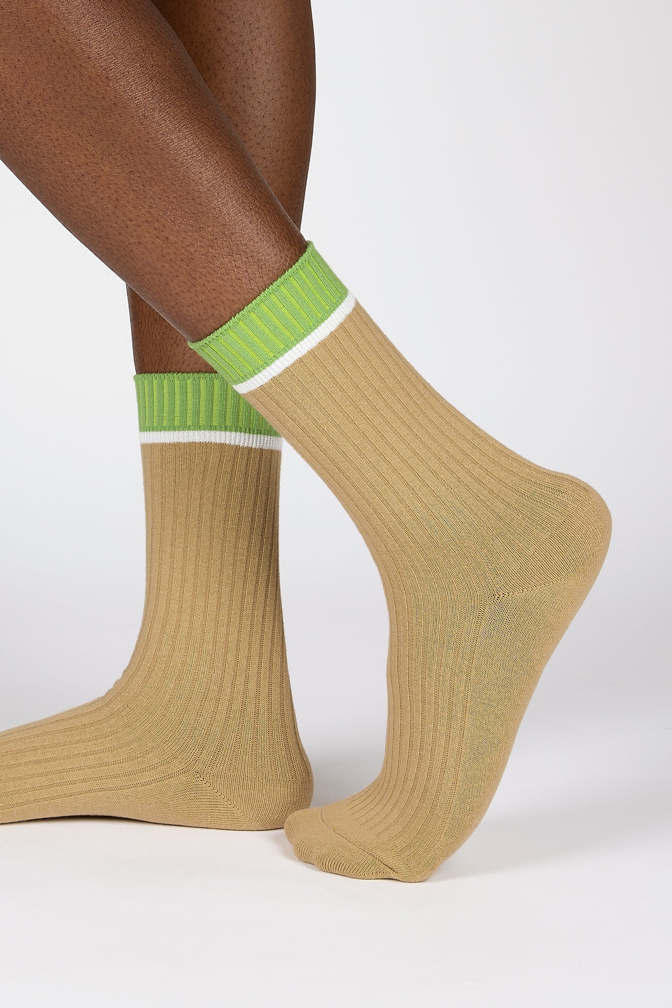 Beige white and green colorblock ribbed socks_3