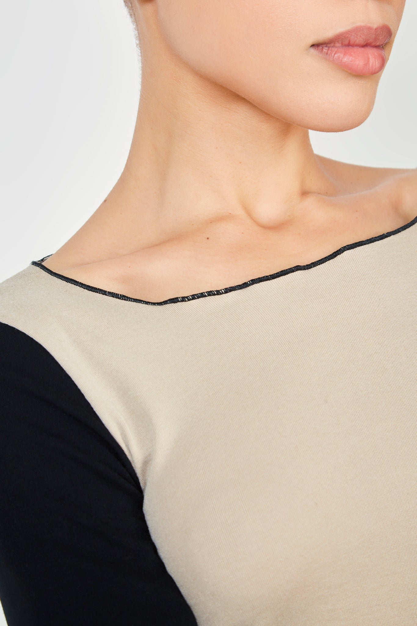 Beige and black contrast sleeve top_4
