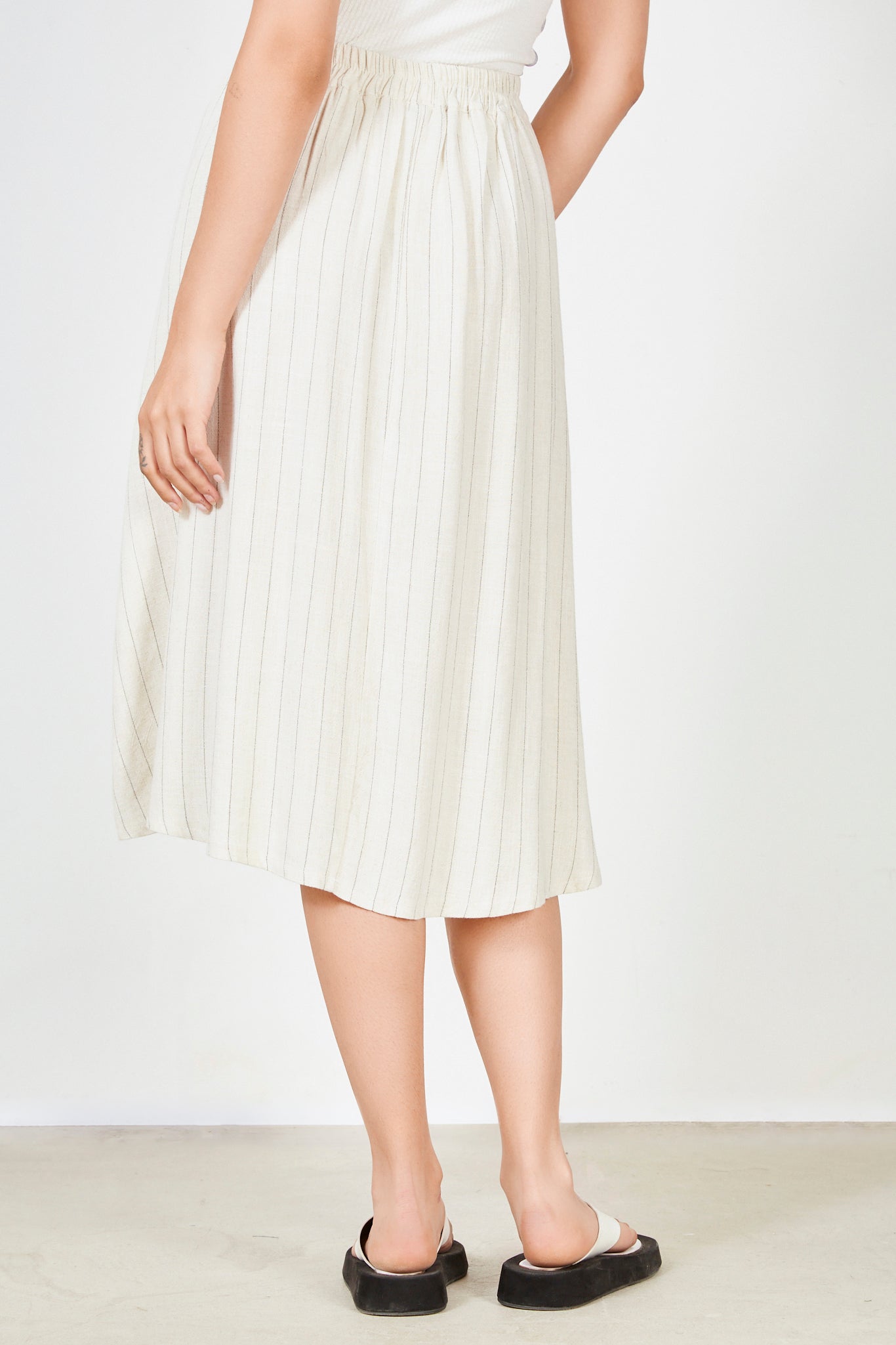 Beige and black pinstripe skirt_2