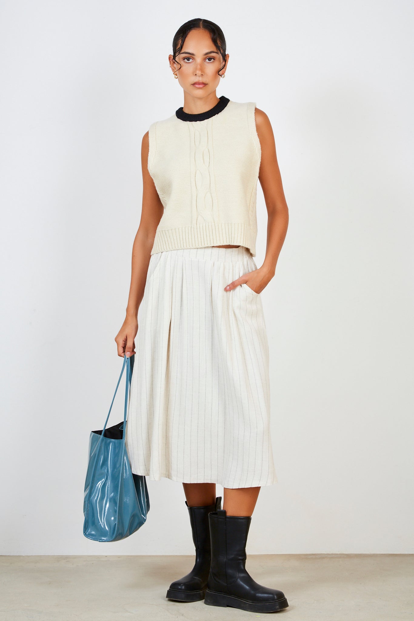 Beige and black trim cableknit sweater vest_3