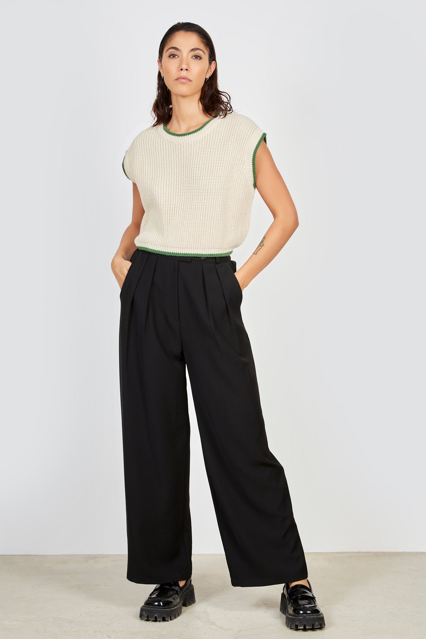 Beige and green trim open tie back sweater vest_3