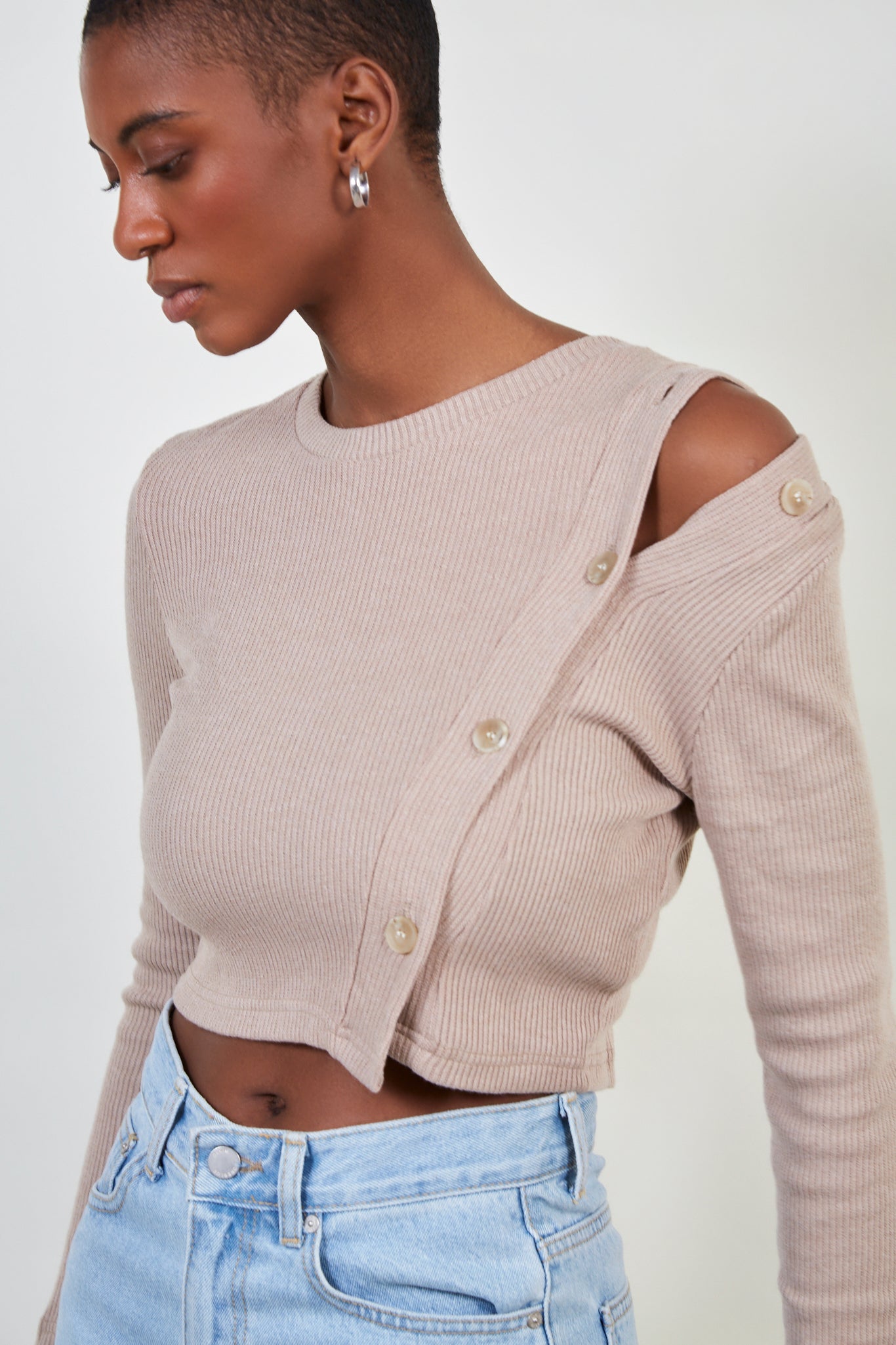 Beige large side button top_2