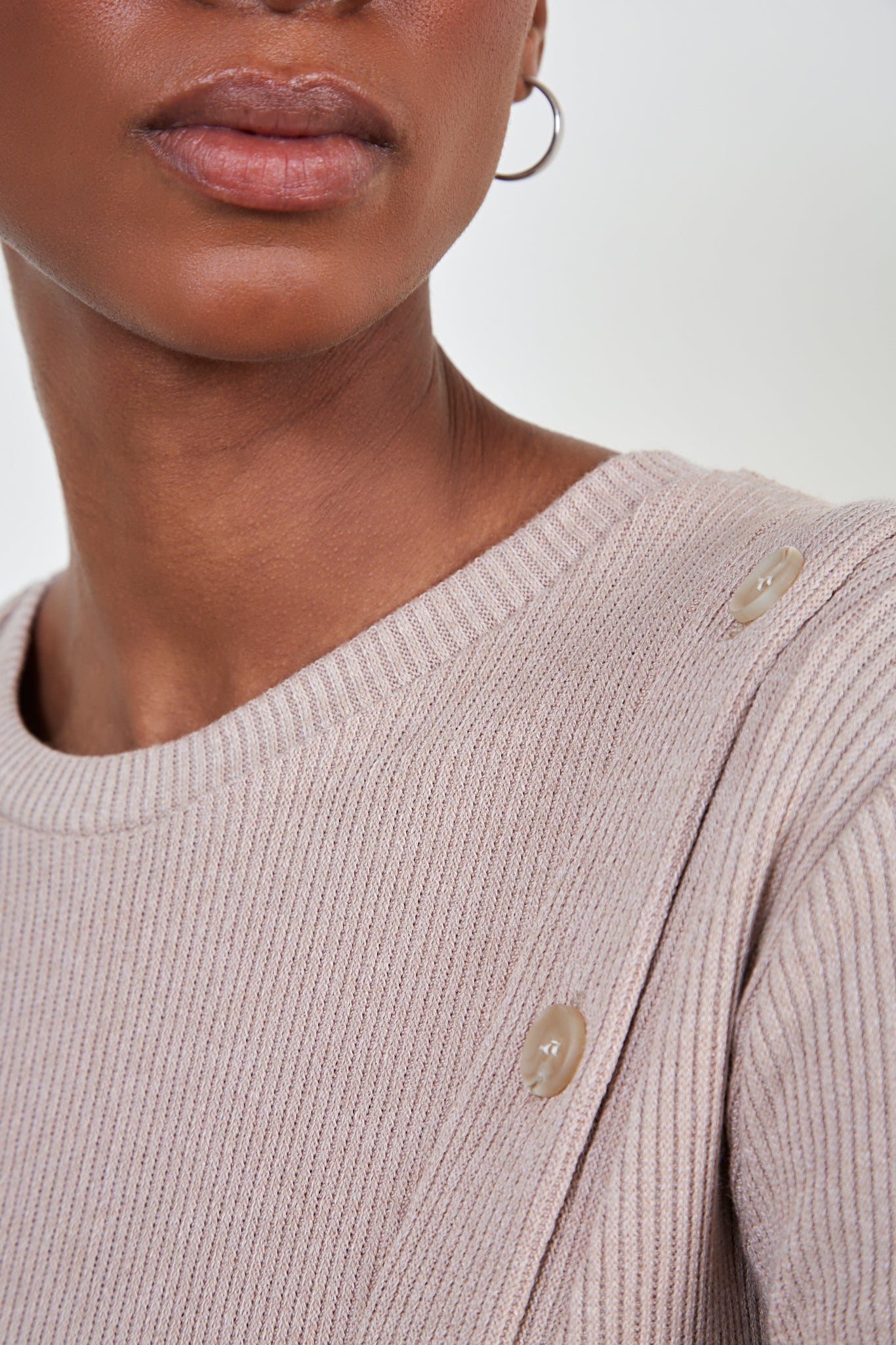 Beige large side button top_5