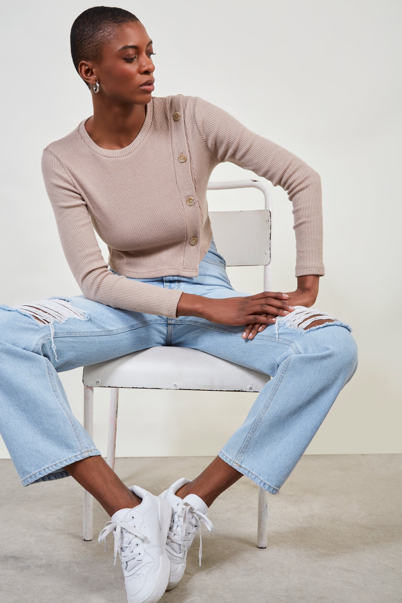 Beige large side button top_1