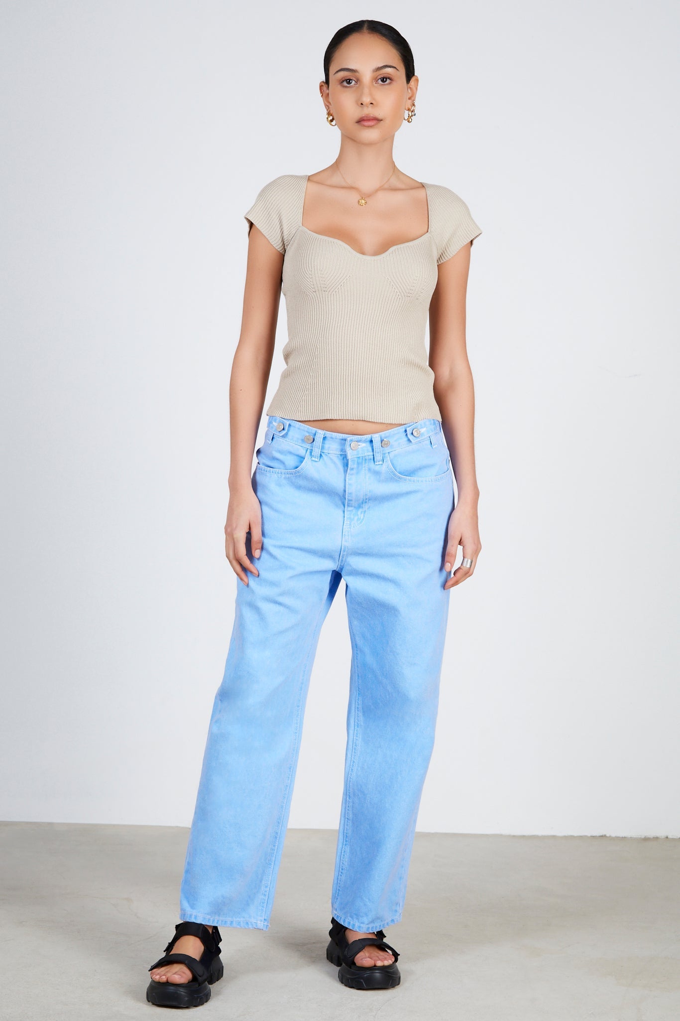 Beige ribbed shaped knit tee_3