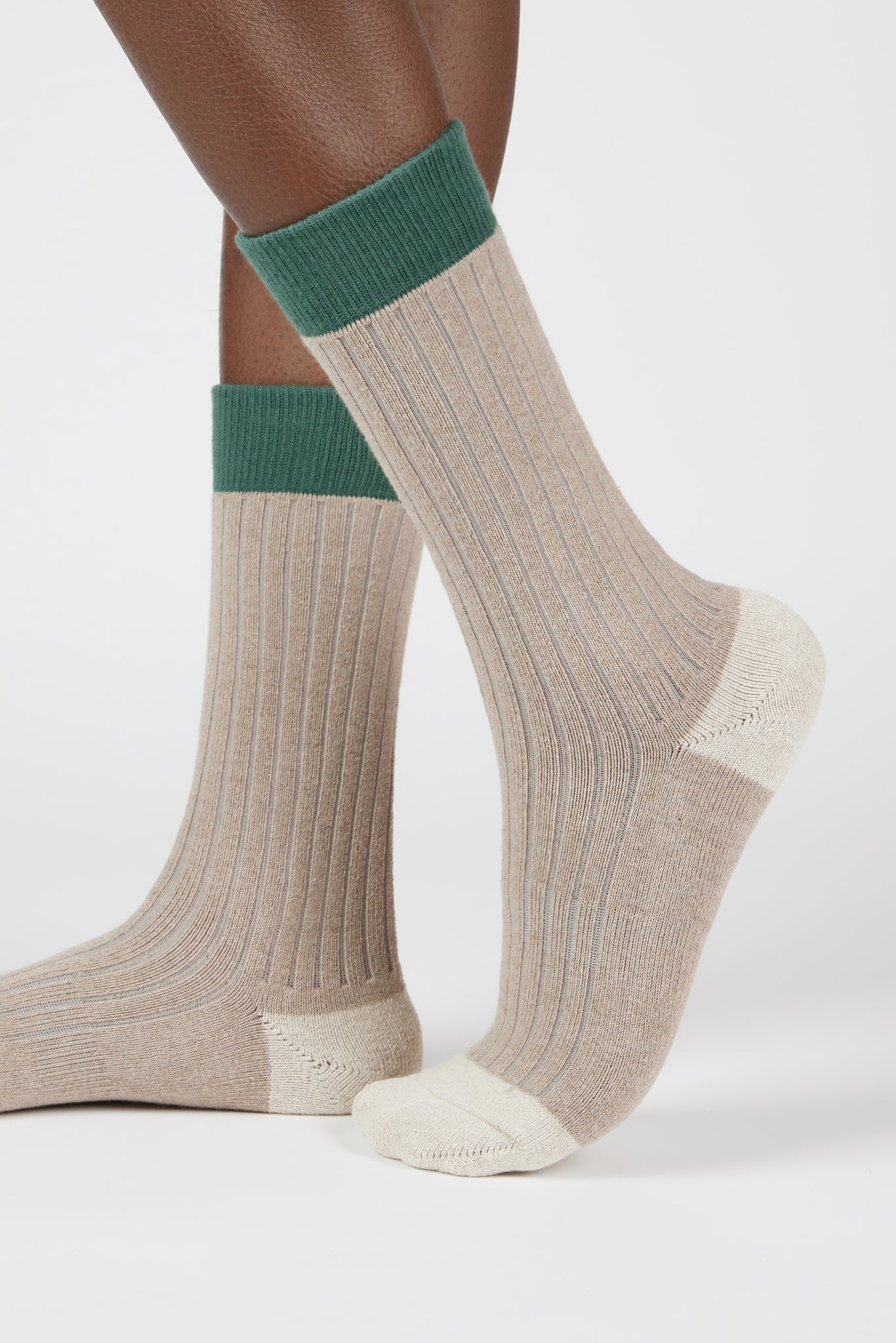 Beige ribbed tricolour block socks_1