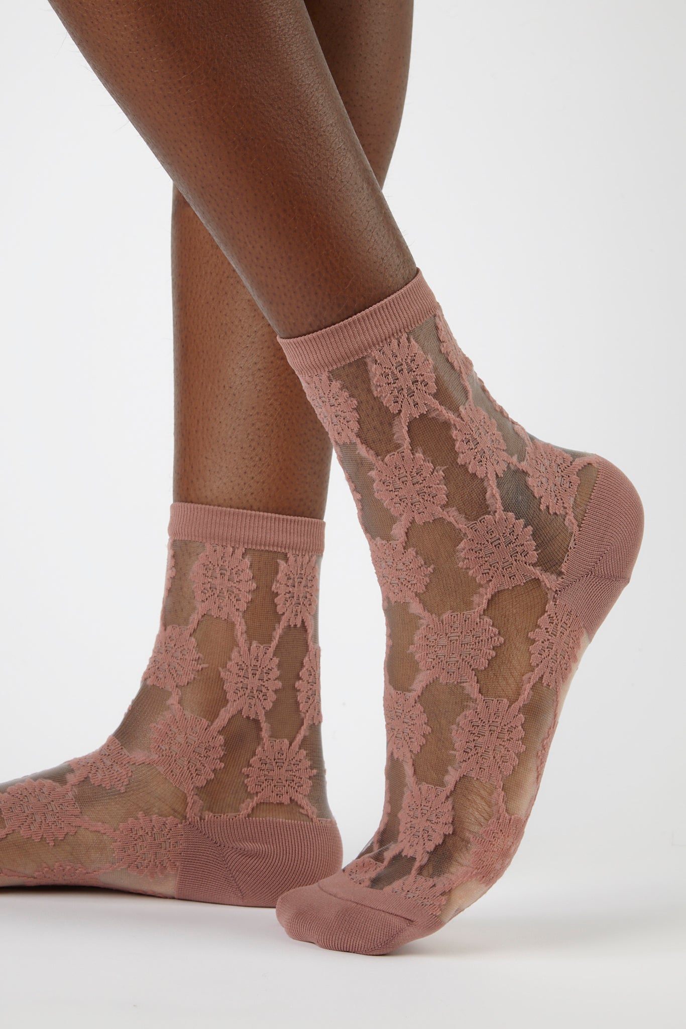 Beige sheer geometric circles socks_3