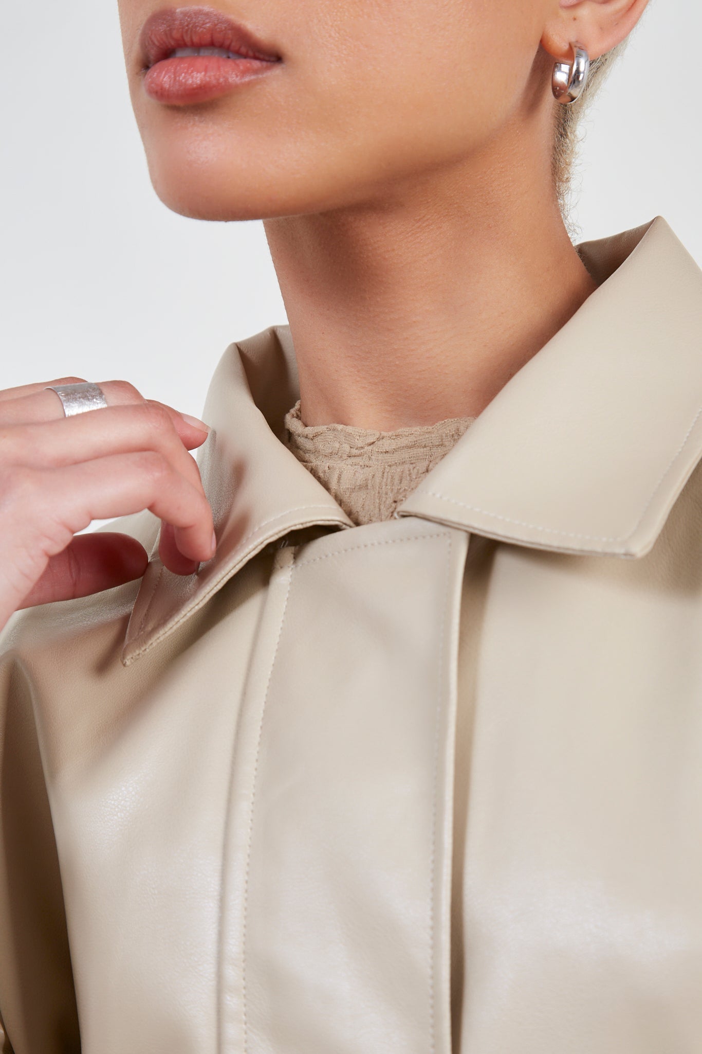 Beige vegan leather belted jacket_7
