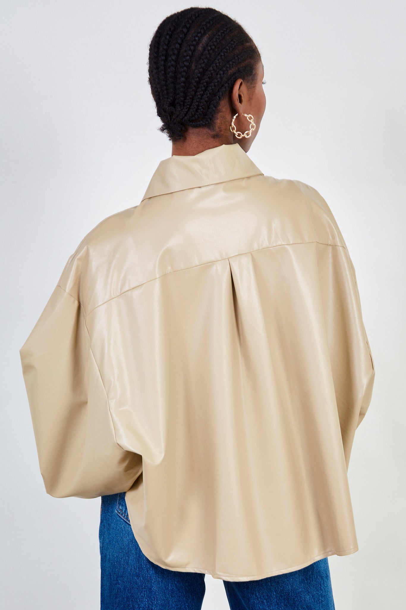Beige vegan leather cropped shirt_2